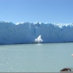 Ice falling off the Perrito Moreno glacier